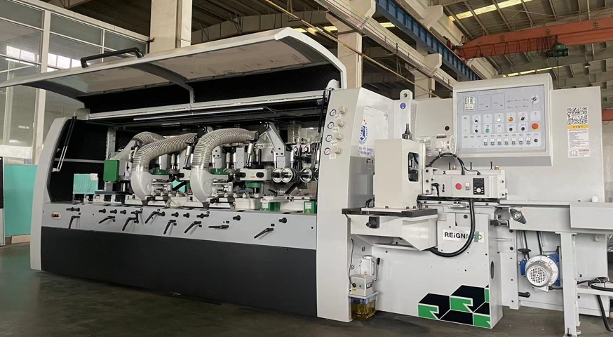 High_Speed_4_side_moulder_for_Short_pieces__1_